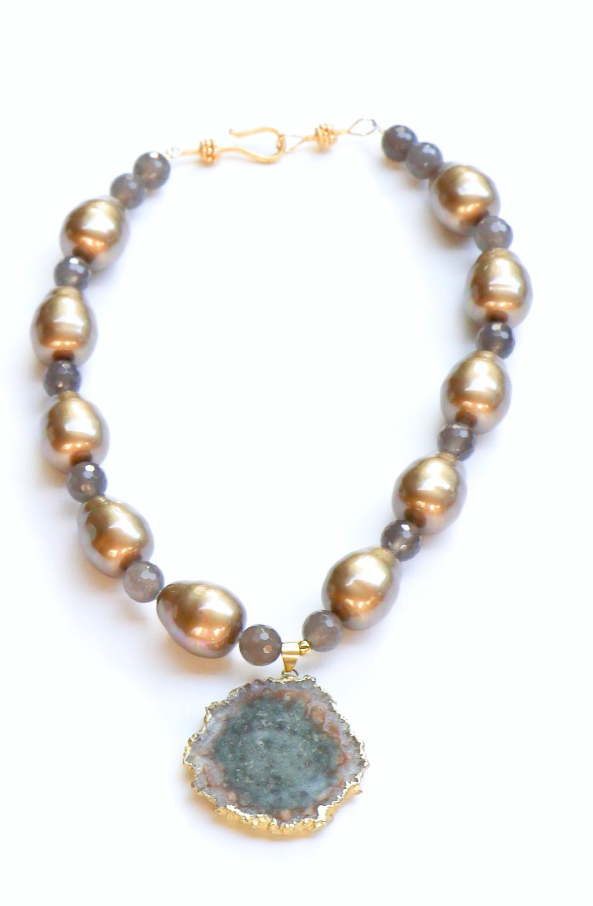 GOLD PEARL NECKLACE WITH DRUSY PENDANT