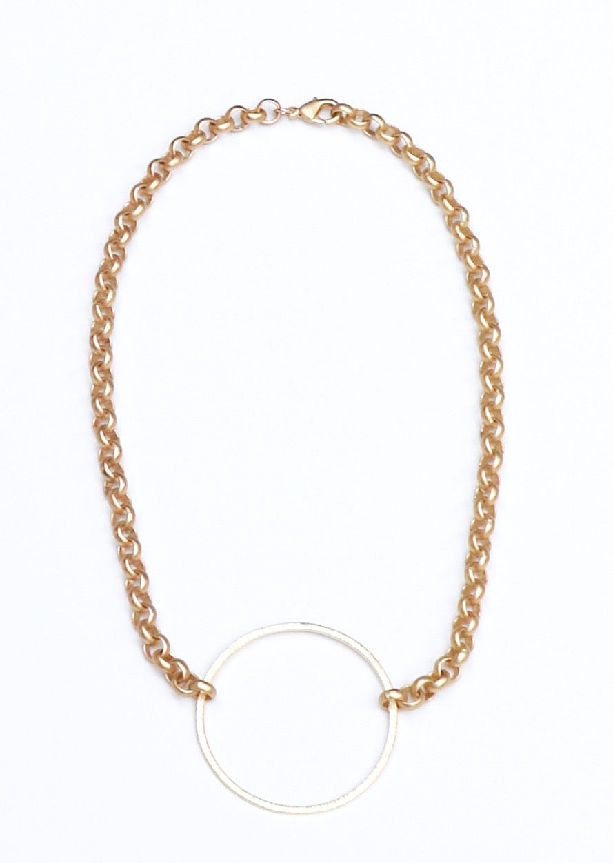 GOLD CIRCLE NECKLACE