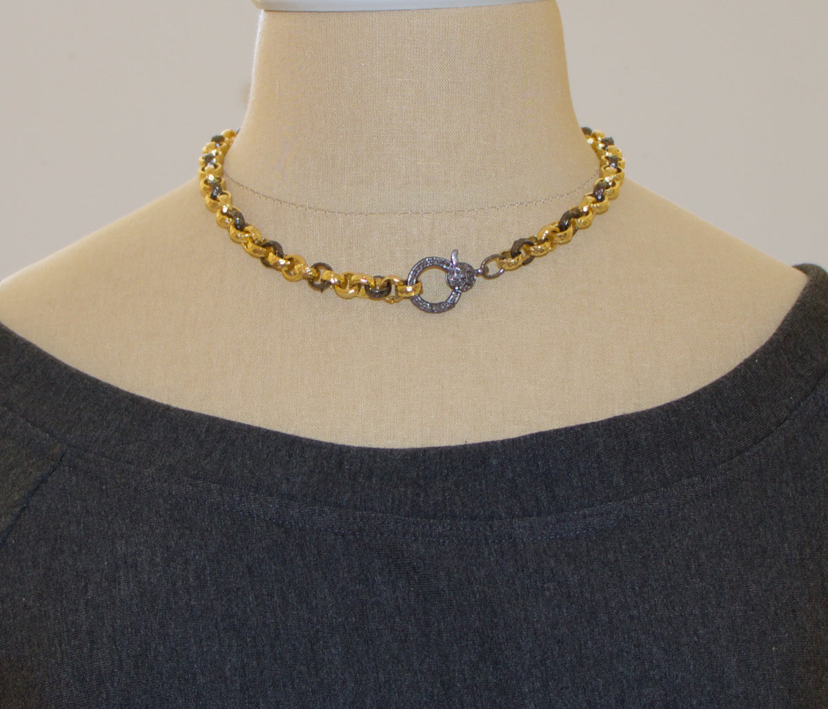TWO TONED CHAIN NECKLACE W/ PAVE DIAMOND SILVER CLASP